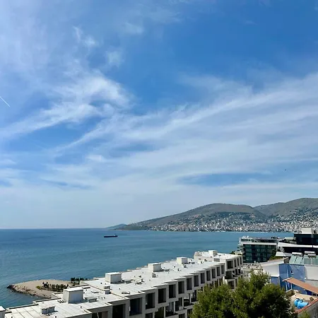 Nalu Hotel & Suites