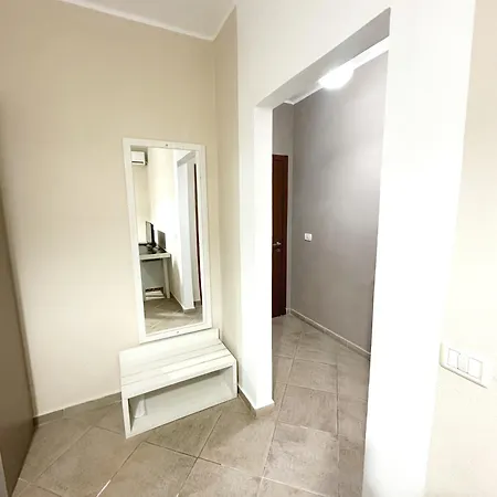 Nalu Hotel & Suites